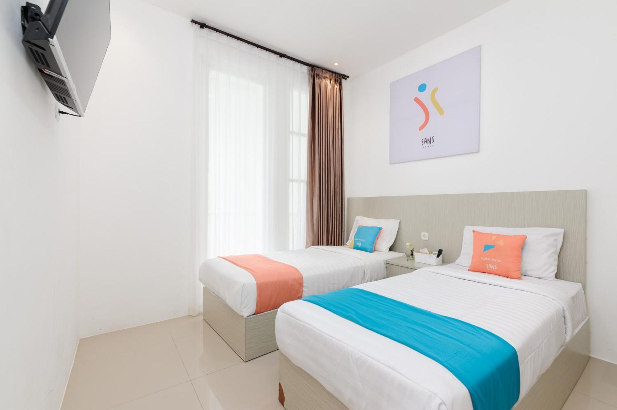 Sans Hotel La Vida Malang Ngadipuro Exterior foto