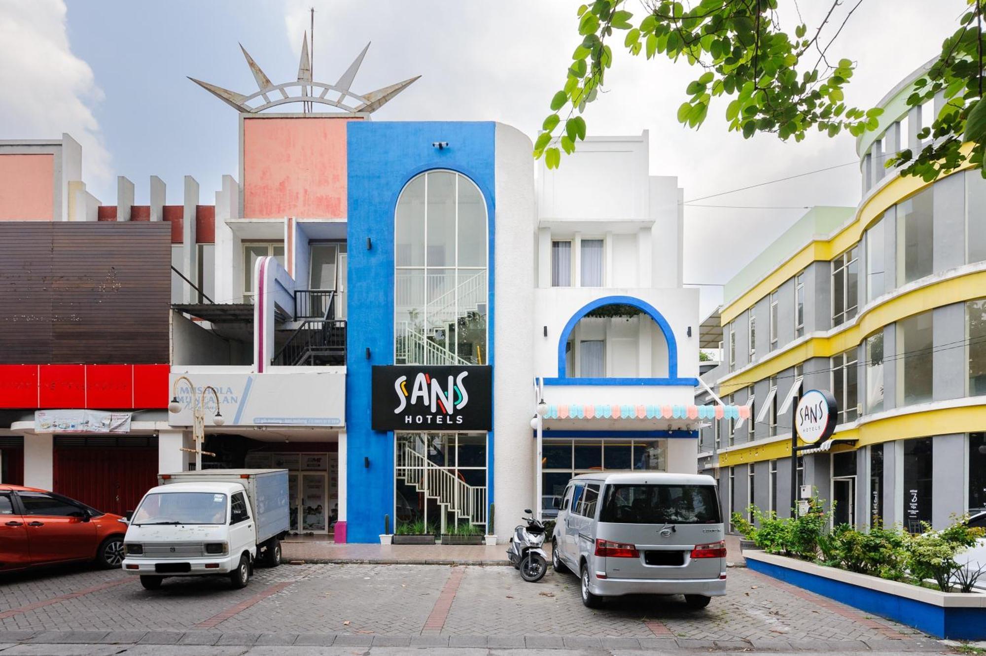 Sans Hotel La Vida Malang Ngadipuro Exterior foto