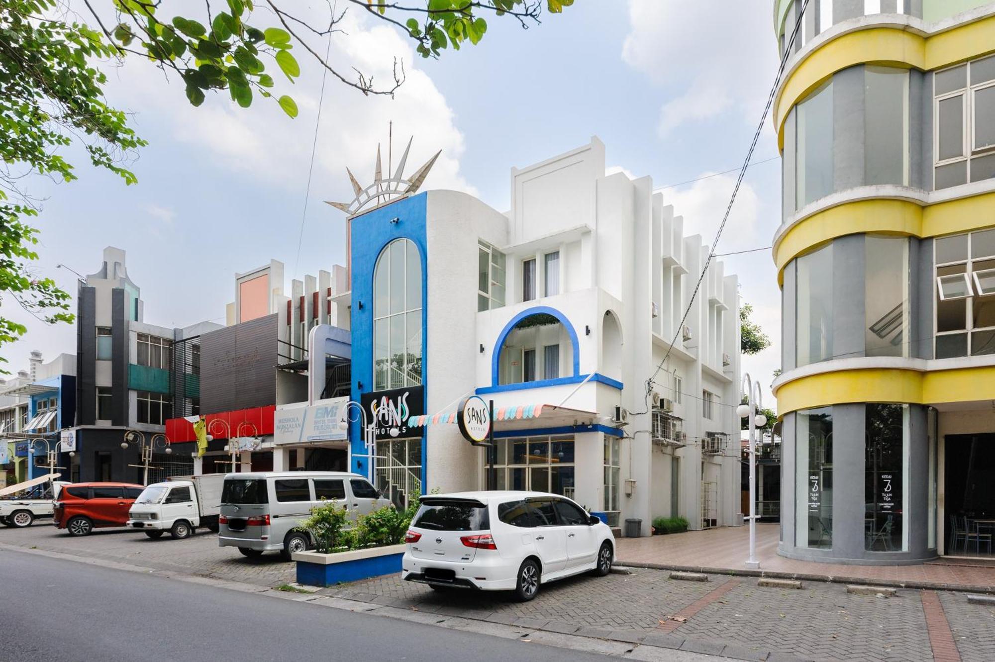 Sans Hotel La Vida Malang Ngadipuro Exterior foto