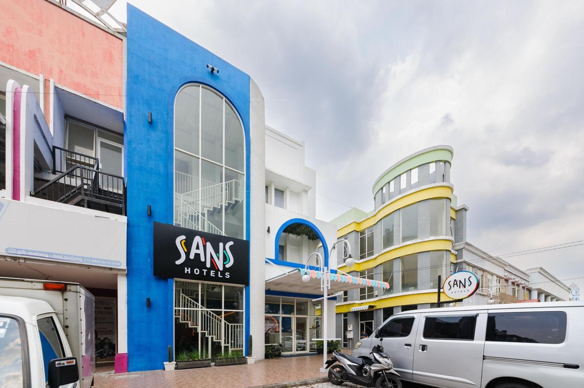 Sans Hotel La Vida Malang Ngadipuro Exterior foto